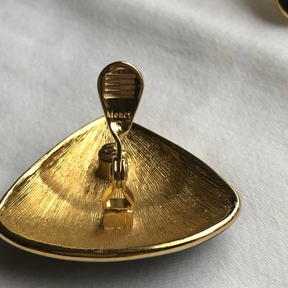 80’s Monet Black Enamel and Gold Tone Earrings - Picture 4 of 5